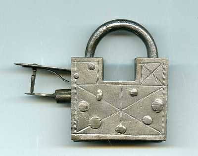 ANCIEN CADENAS PADLOCK EN ACIER A SECRET Antique Price Guide