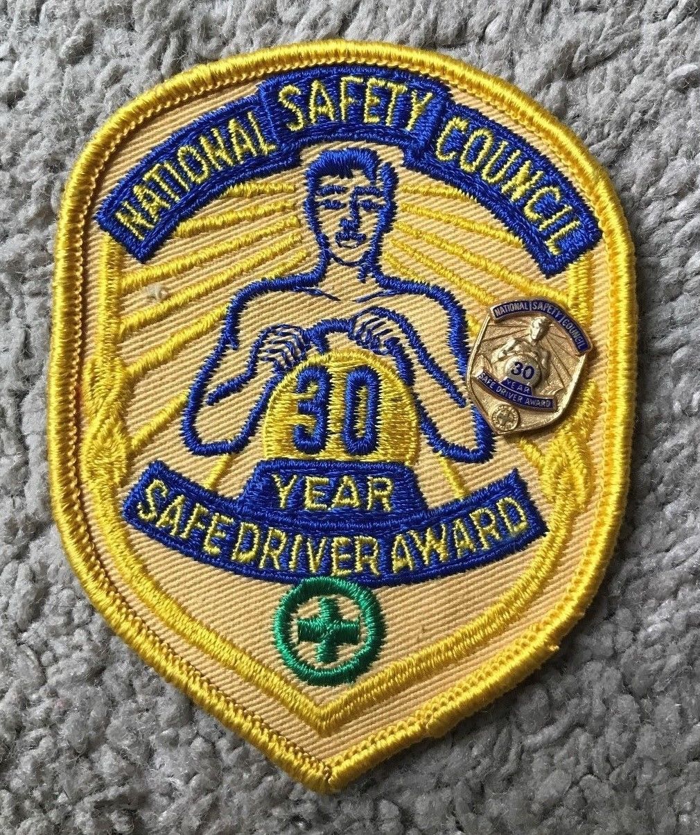 Vtg National Safety Council 30 Year Safe Driver Award Driver Patch 4 X 3 And Pin Antique