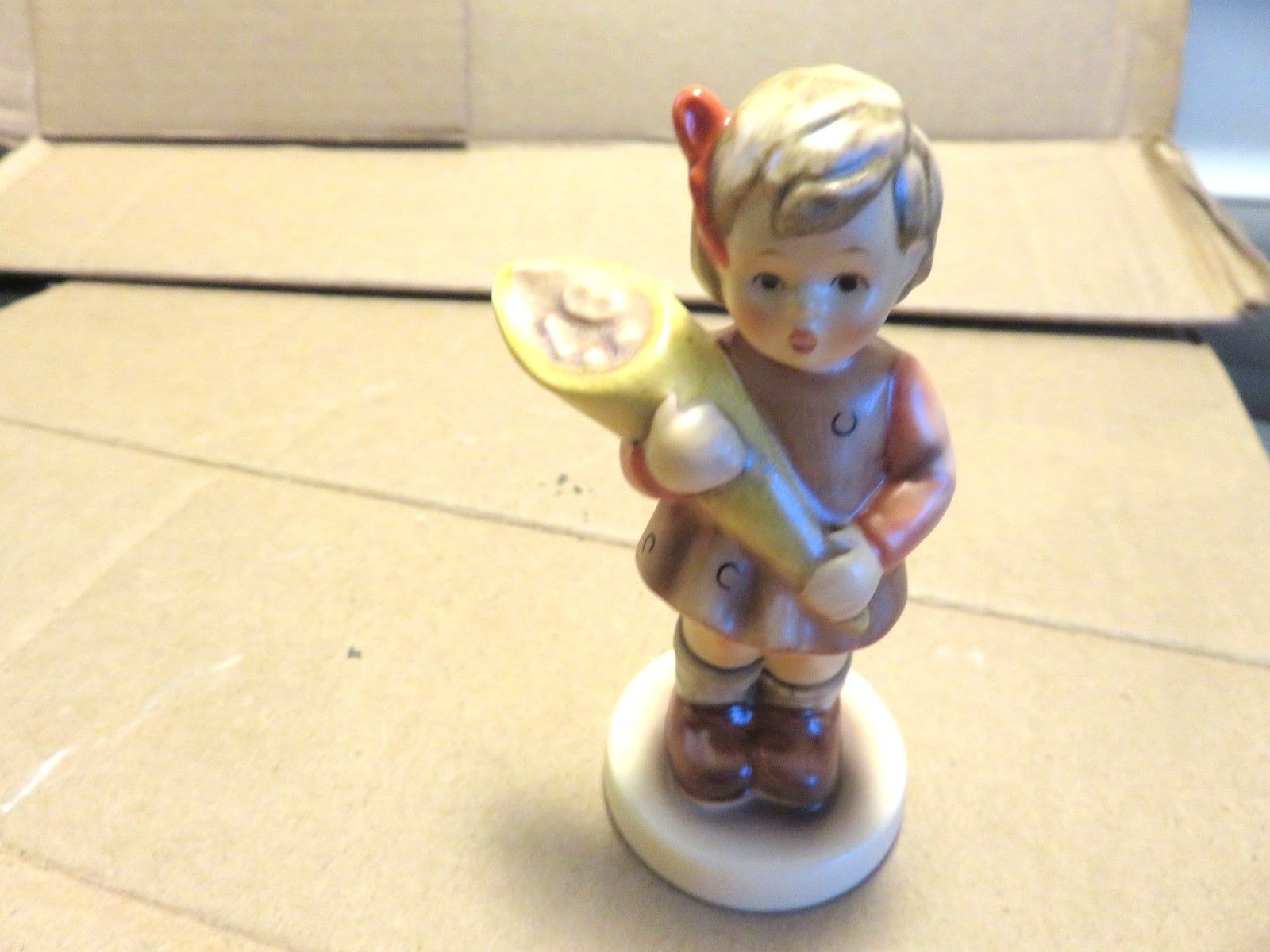 mini hummel figurines