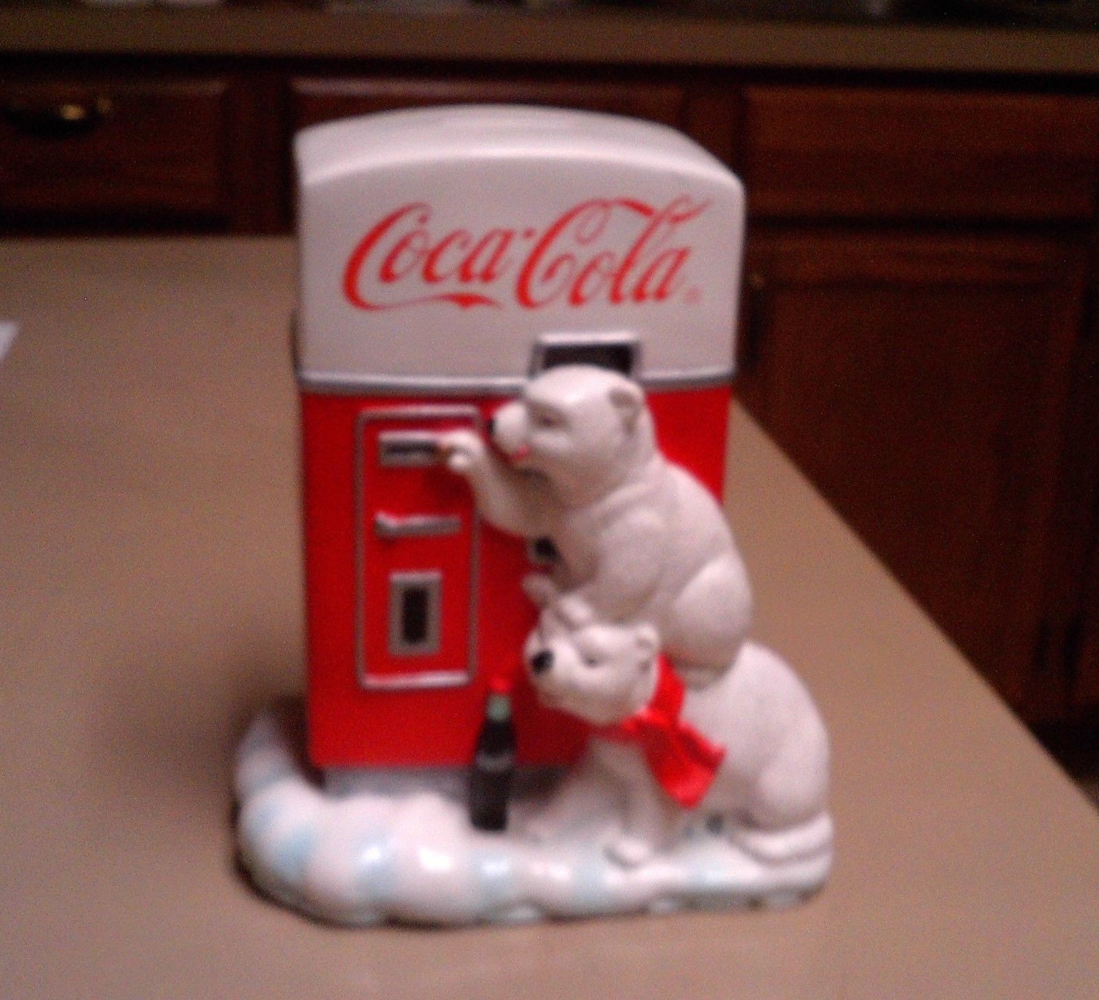 COCA COLA SODA VENDING MACHINE PIGGY BANK WITH THE POLAR BEARS NICE