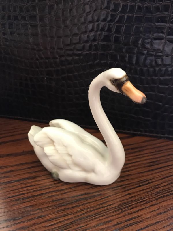 Vintage Hutschenreuther Kunstabteilung Swan Figurine By Archtziger