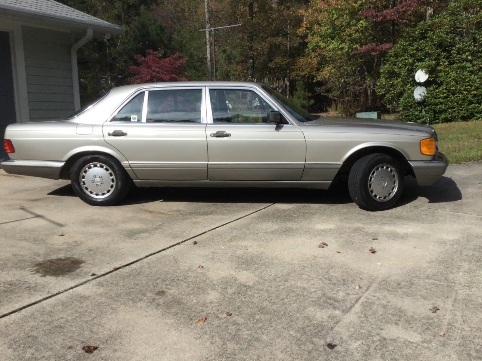 1987 Mercedes Benz 560 SEL LOW MILEAGE MERCEDES 500 SERIES SEDAN