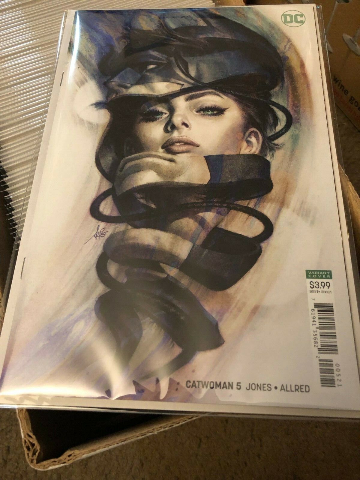 Catwoman Stanley Artgerm Lau Variant Antique Price Guide Details Page