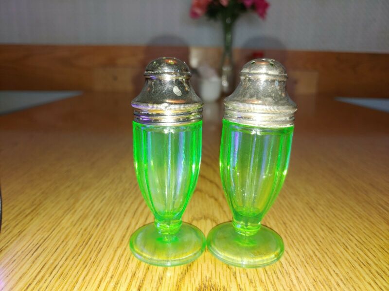 Vintage Hazel Atlas Green Uranium Glass Footed Panel Salt Pepper