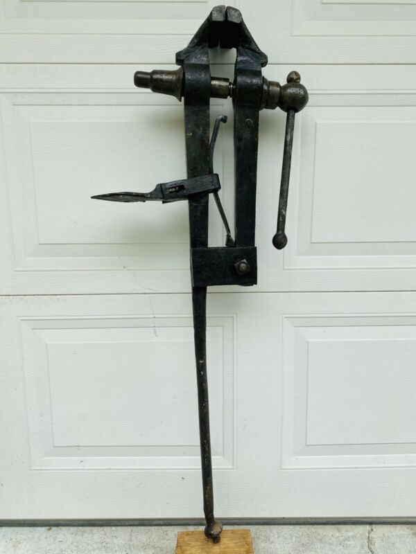 Vtg Working Antique Blacksmith Iron City Post Leg Vise Anvil