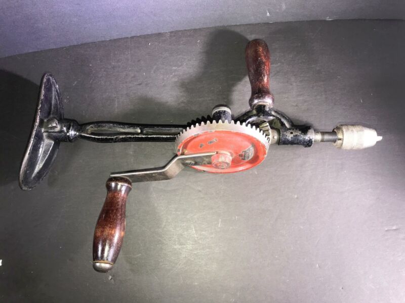 R Antique Speed Hand Drill Millers Falls Breast Shoulder Pat