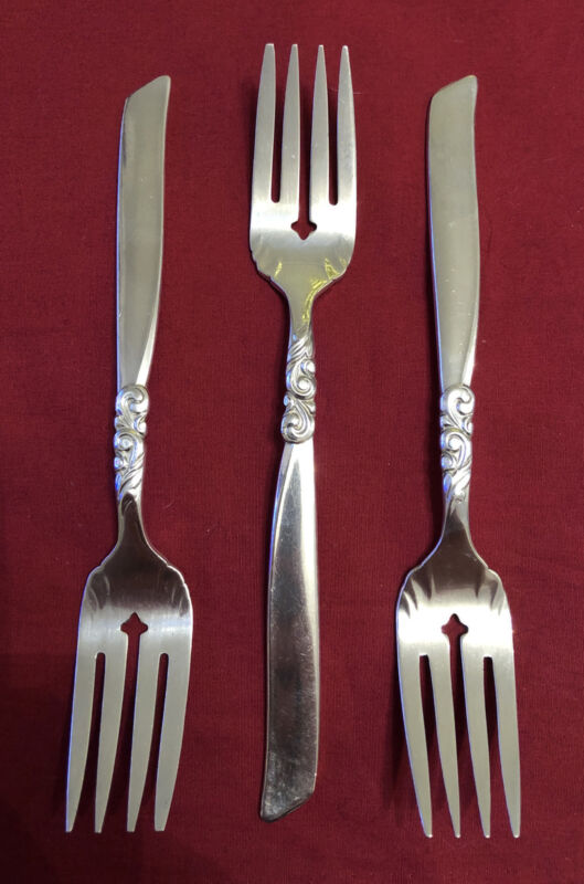 Trio Of Silver Plated South Seas Pattern Dessert Forks Oneida