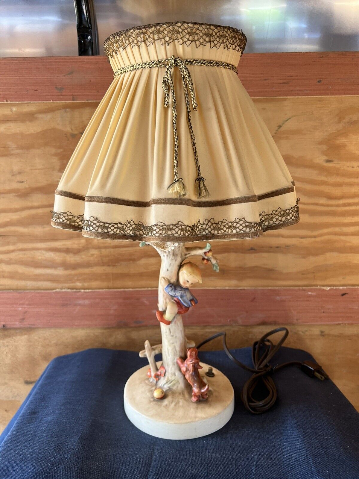 Vintage Hummel Apple Tree Boy Lamp Full Bee Original Shade Antique