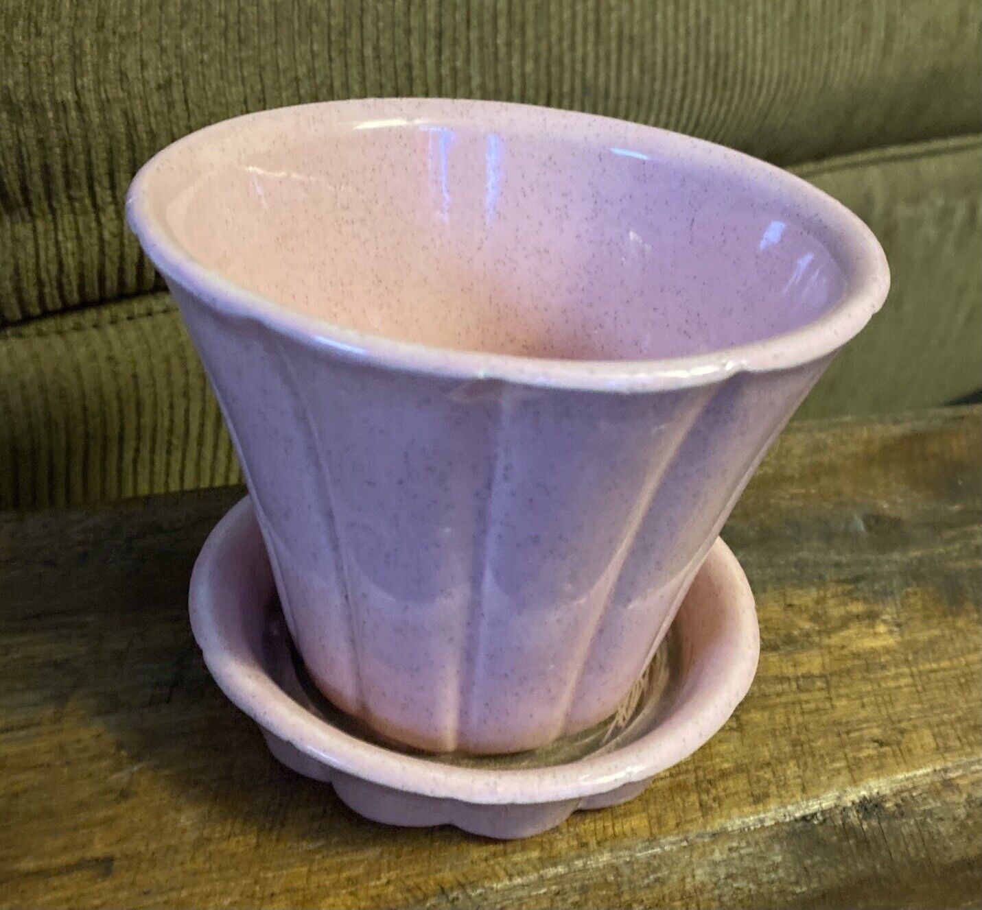 Vintage McCoy 4 25 Pink Ribbed Speckled Flower Pot Planter W Attached