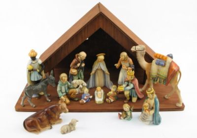 Antiques & Collectibles -- nativity