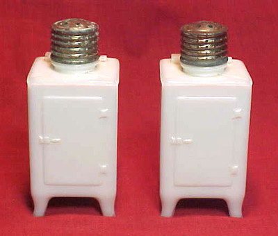 General Electric Miniature Lamps on Vtg Ge General Electric Refrigerator Ice Box Salt   Pepper Shaker Set