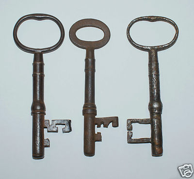 3 Antique Large Keys 5.5