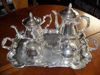 Antiques & Collectibles -- tea set